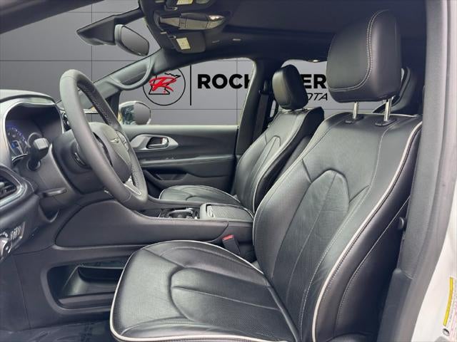 2026 Chrysler Pacifica Limited FWD