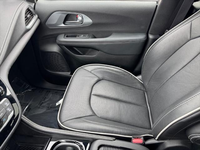 2026 Chrysler Pacifica Limited FWD