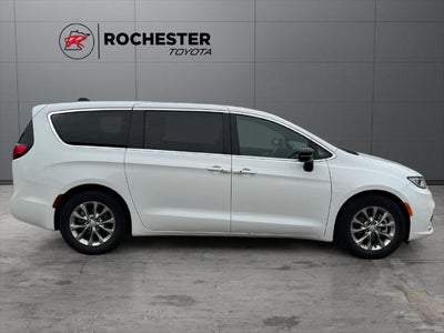 2026 Chrysler Pacifica Limited FWD
