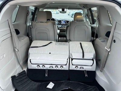 2019 Chrysler Pacifica Hybrid Touring Plus FWD