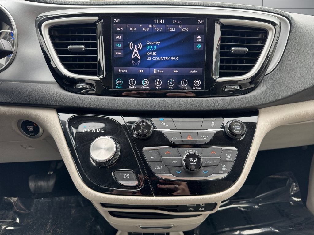 2019 Chrysler Pacifica Hybrid Touring Plus FWD