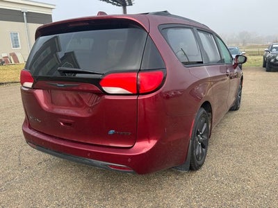 2020 Chrysler Pacifica Hybrid Limited FWD