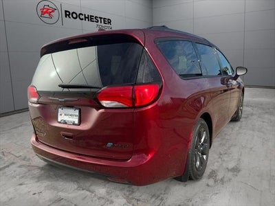 2020 Chrysler Pacifica Hybrid Limited FWD
