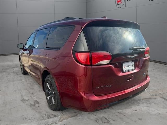 2020 Chrysler Pacifica Hybrid Limited FWD