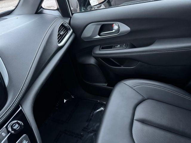 2024 Chrysler Pacifica Hybrid Select FWD