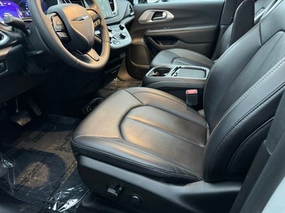 2024 Chrysler Pacifica Hybrid Select FWD