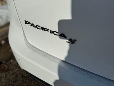 2024 Chrysler Pacifica Hybrid Select FWD