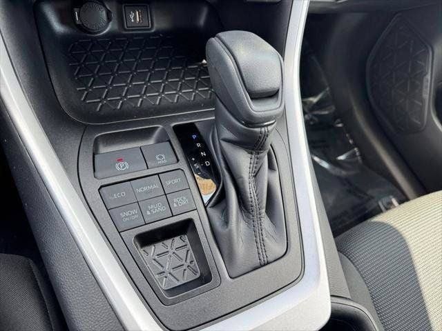2025 Toyota RAV4 LE AWD