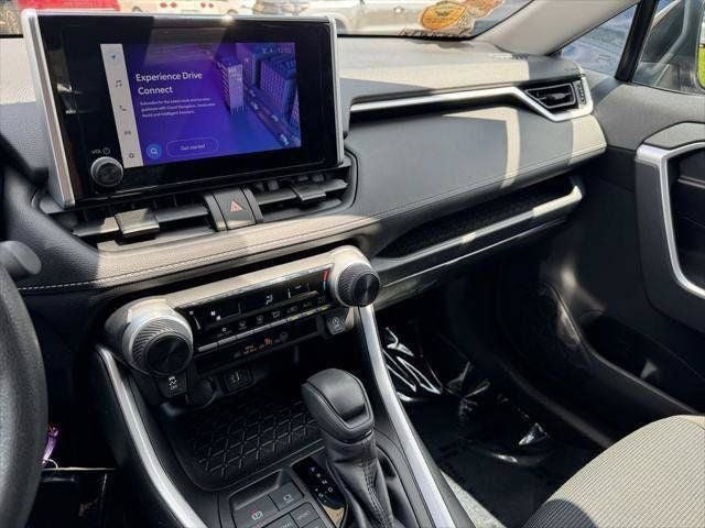 2025 Toyota RAV4 LE AWD