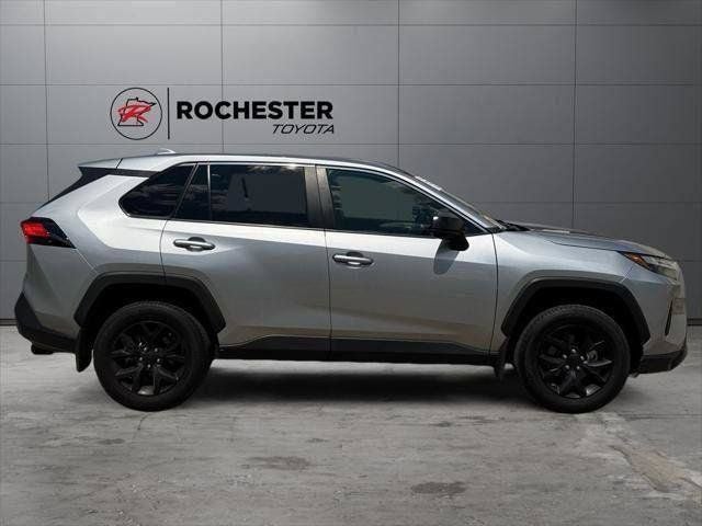 2025 Toyota RAV4 LE AWD