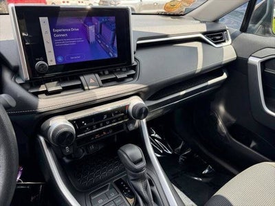 2025 Toyota RAV4 LE AWD