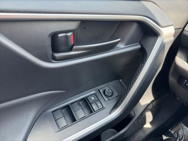 2025 Toyota RAV4 LE AWD
