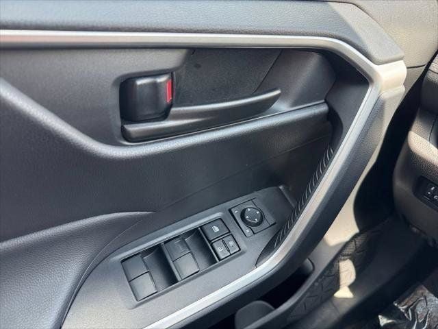 2025 Toyota RAV4 LE AWD