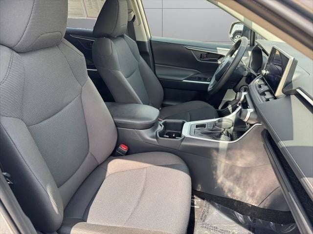 2025 Toyota RAV4 LE AWD