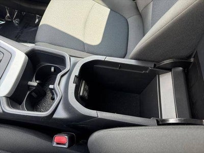 2025 Toyota RAV4 LE AWD