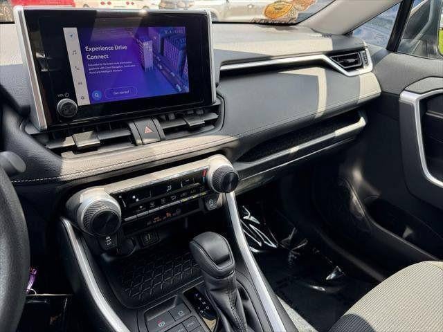 2025 Toyota RAV4 LE AWD