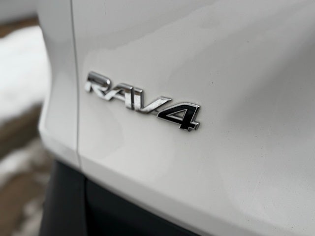 2021 Toyota RAV4 LE AWD