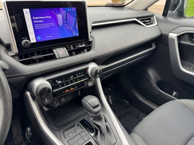 2025 Toyota RAV4 LE AWD
