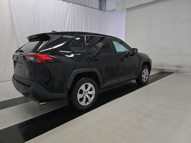 2022 Toyota RAV4 LE AWD
