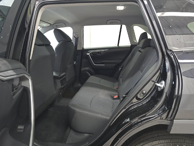 2025 Toyota RAV4 LE AWD