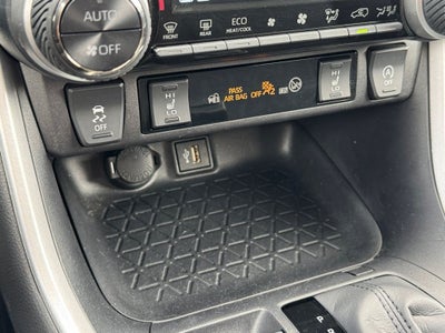2025 Toyota RAV4 XLE AWD