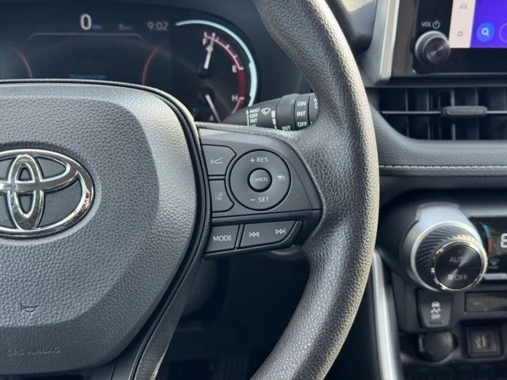 2025 Toyota RAV4 XLE AWD