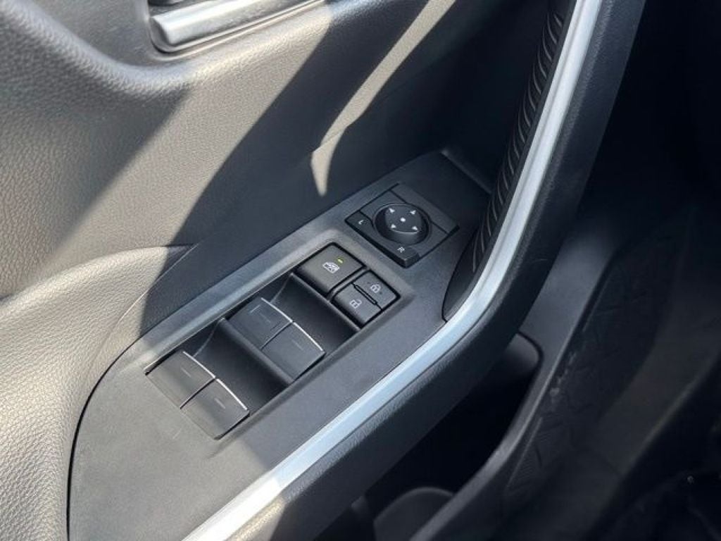 2025 Toyota RAV4 XLE AWD