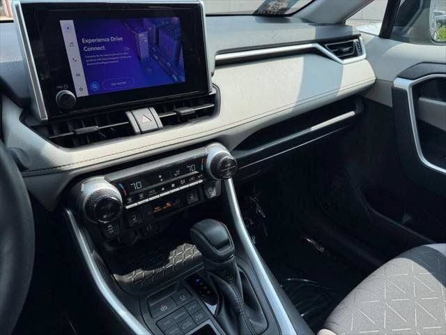 2024 Toyota RAV4 XLE AWD