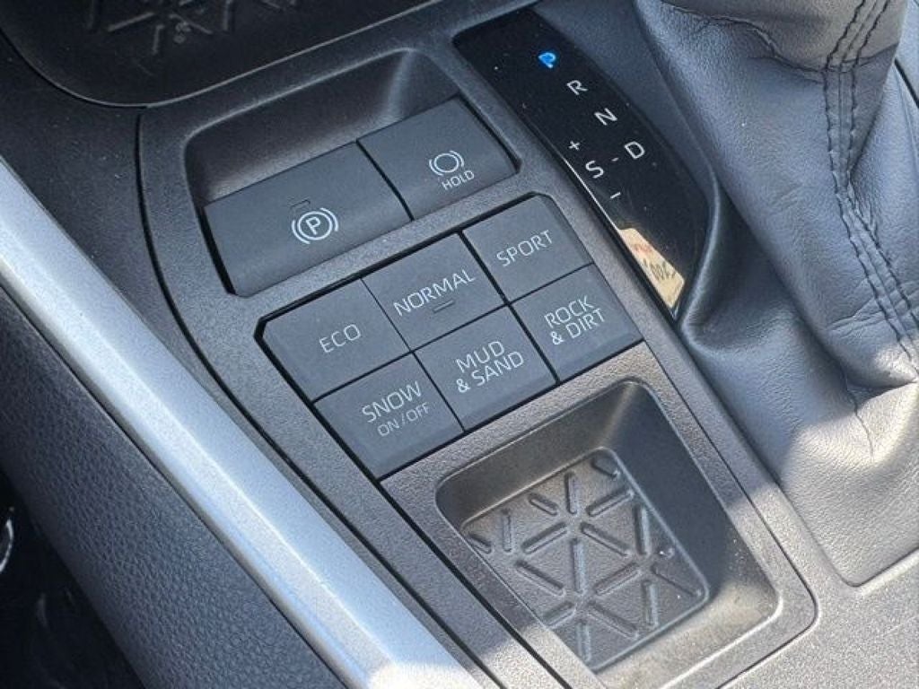 2025 Toyota RAV4 XLE AWD