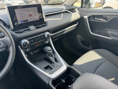 2025 Toyota RAV4 XLE AWD