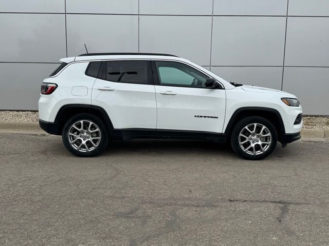 2022 Jeep Compass Latitude Lux 4WD