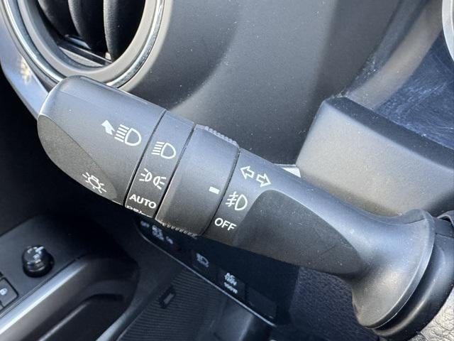 2023 Toyota Tacoma Limited V6