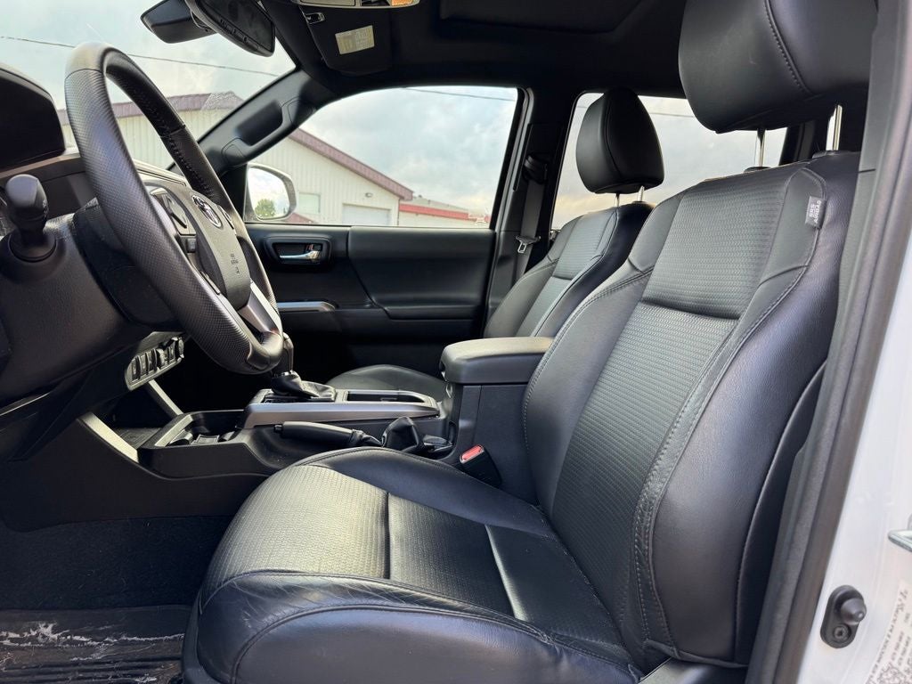 2022 Toyota Tacoma Limited V6