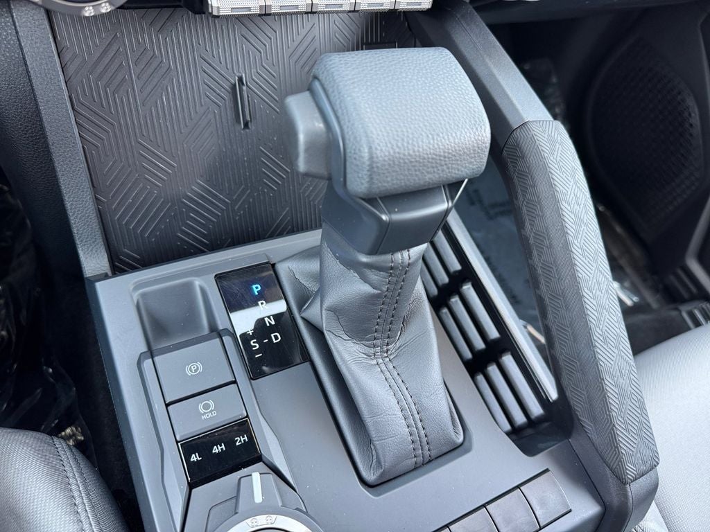 2025 Toyota Tacoma SR5 4WD