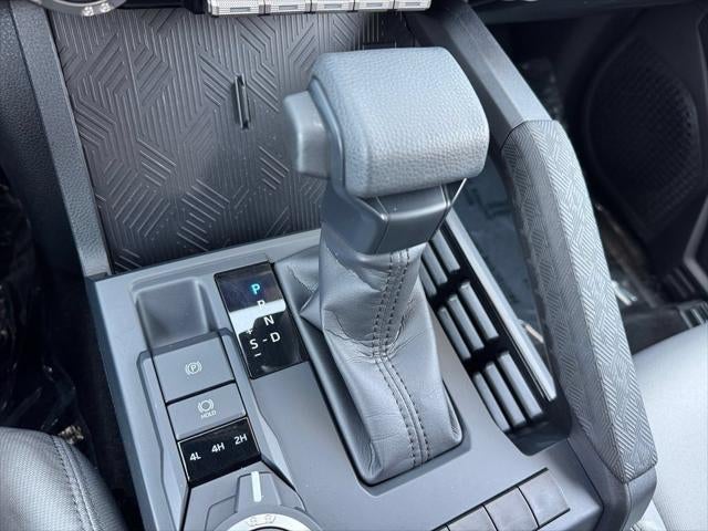 2025 Toyota Tacoma SR5 4WD