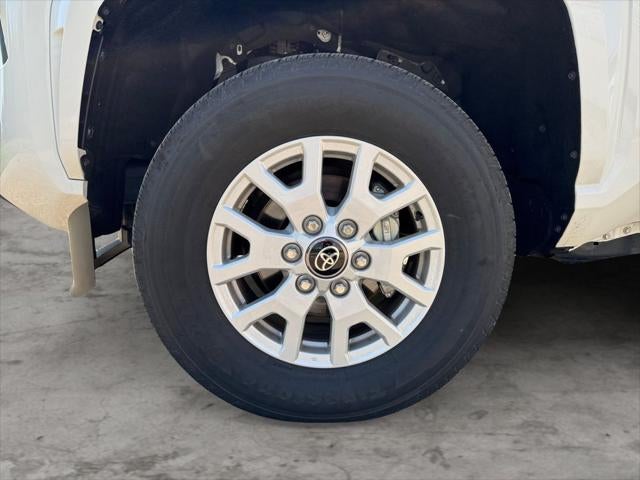 2025 Toyota Tacoma SR5 4WD