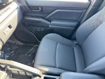 2025 Toyota Tacoma SR5 4WD