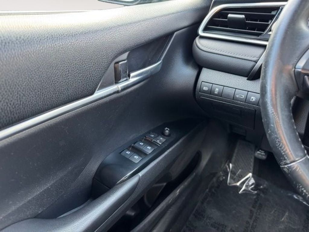 2018 Toyota Camry SE FWD