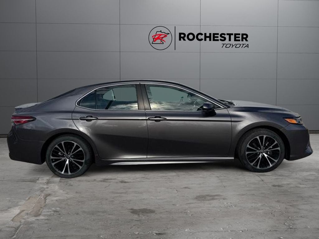 2018 Toyota Camry SE FWD