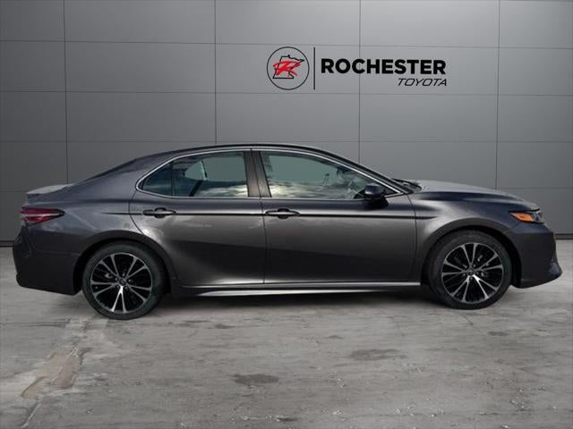 2018 Toyota Camry SE FWD