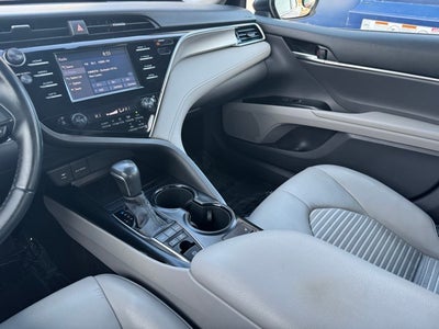 2018 Toyota Camry Hybrid SE FWD
