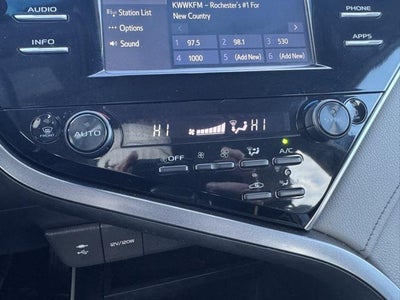 2018 Toyota Camry Hybrid SE FWD