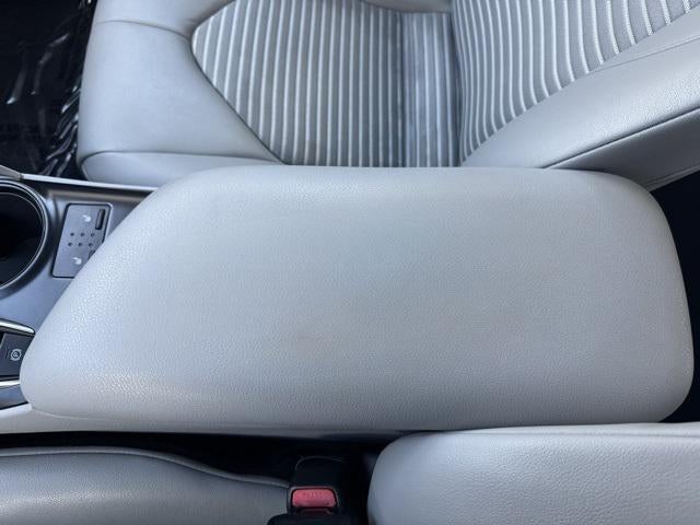 2018 Toyota Camry Hybrid SE FWD