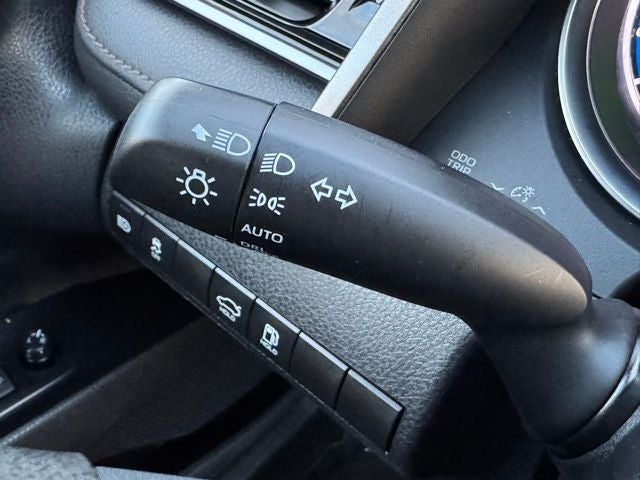 2019 Toyota Camry Hybrid LE FWD