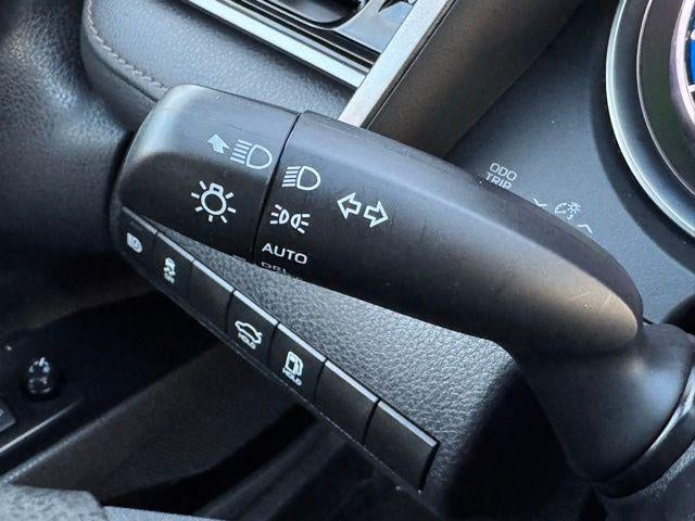 2019 Toyota Camry Hybrid LE FWD