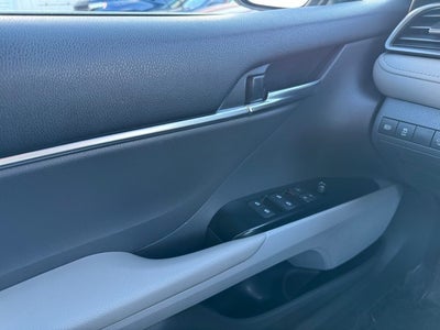 2019 Toyota Camry Hybrid LE FWD