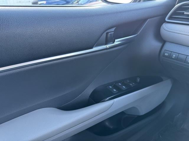 2019 Toyota Camry Hybrid LE FWD