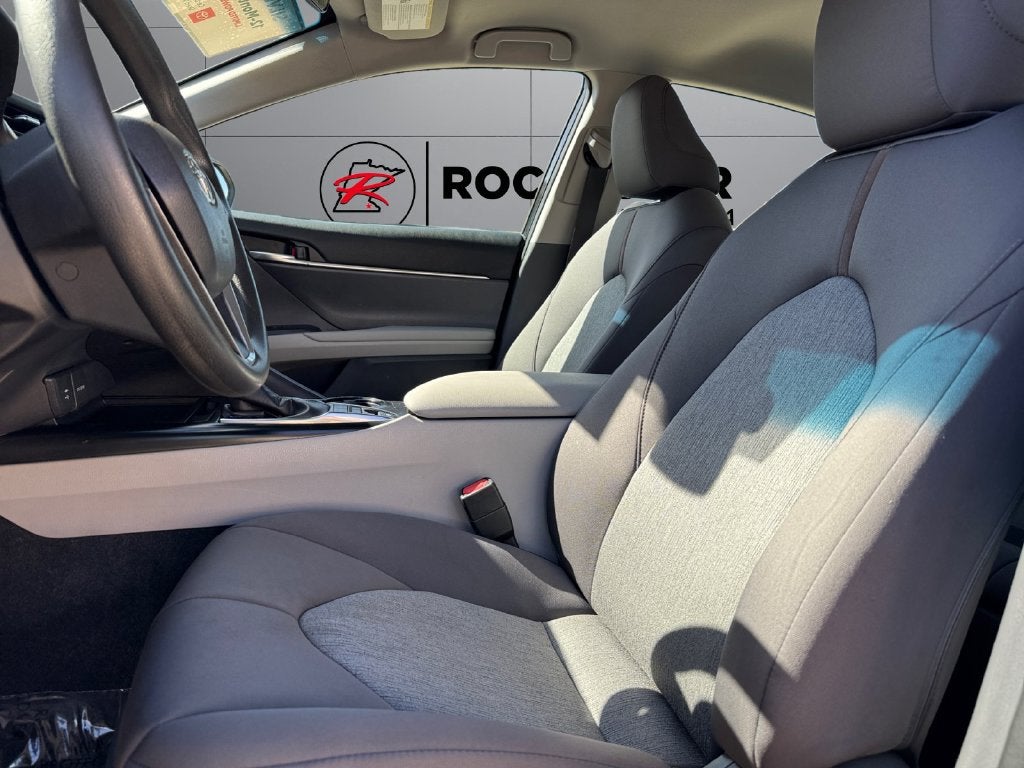2019 Toyota Camry Hybrid LE FWD