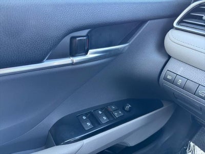 2019 Toyota Camry Hybrid LE FWD