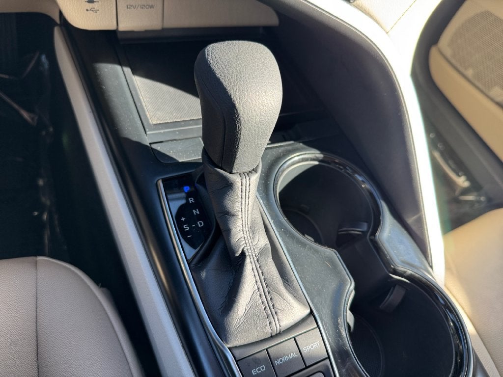 2019 Toyota Camry Hybrid LE FWD